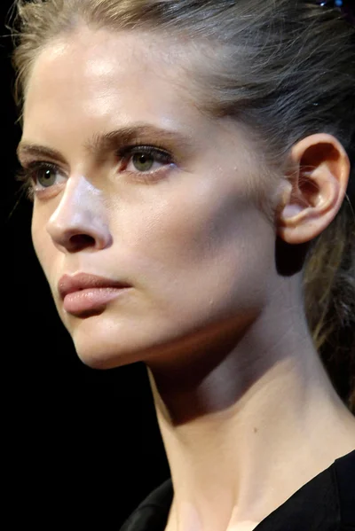Look 3